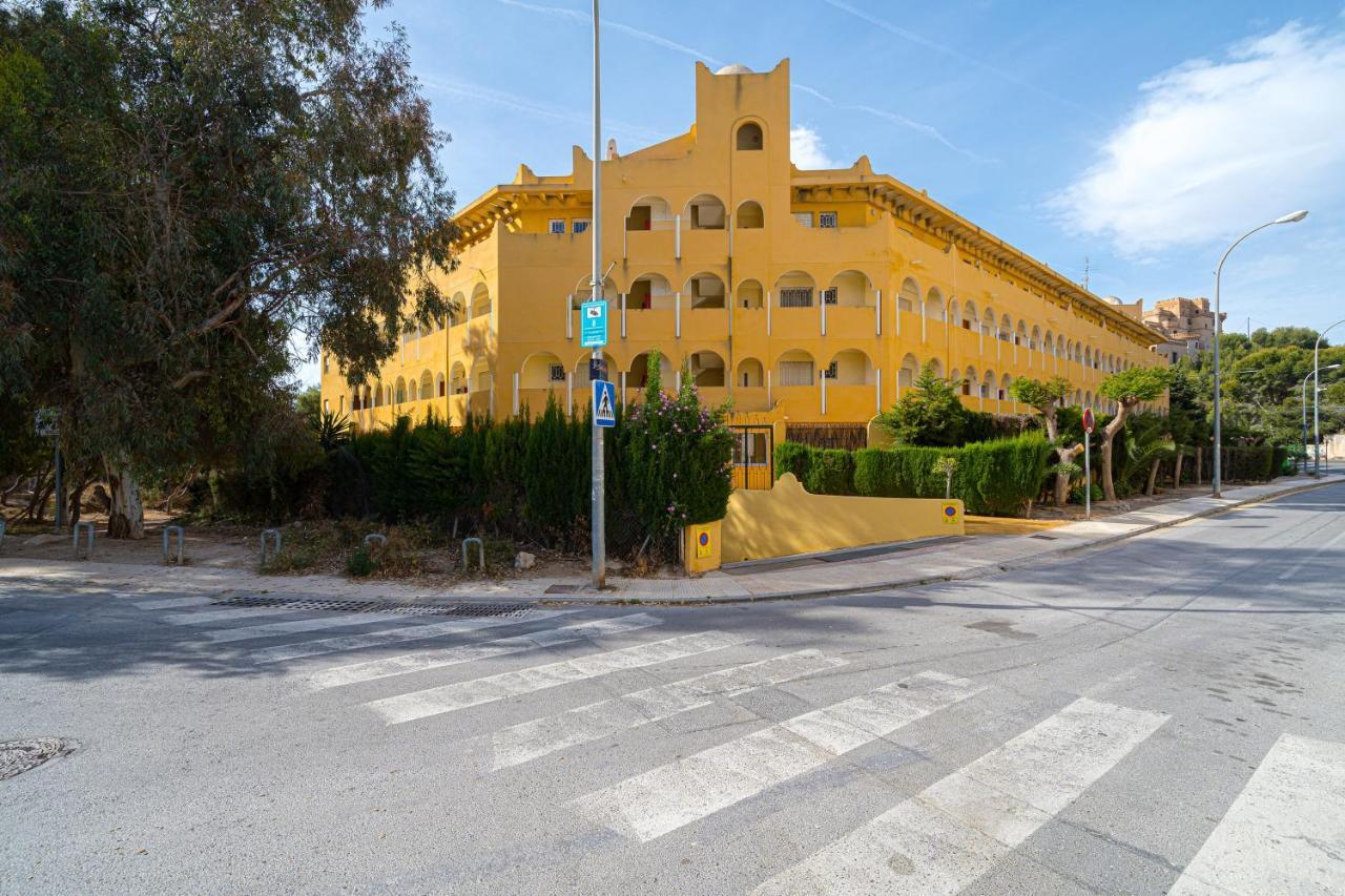 Apartment Sandra By The Sea El Campello Bagian luar foto